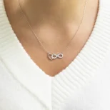 Naszyjnik srebrny Niekończąca się Miłość LAN4 E